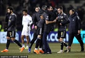 黄希扬：冲超后一直处于兴奋激动状态，身体允许的话会继续踢